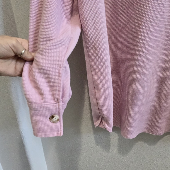Pink waffle material long sleeved  button up shirt size medium - Picture 4 of 5